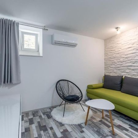 Apartment 3M - One Bedroom Apartment สปลิท ภายนอก รูปภาพ
